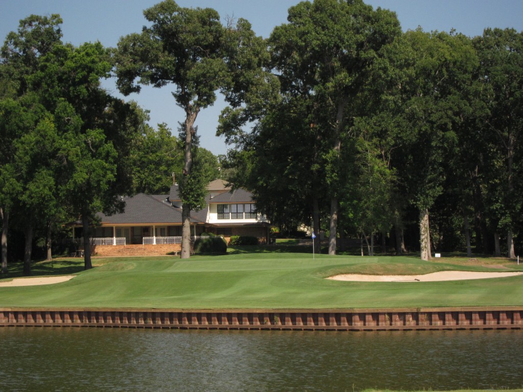 On the Waterfront AND on the Golf Course! Gated Communities
