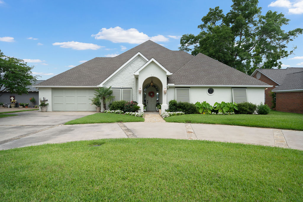 Exquisite Curb Appeal
